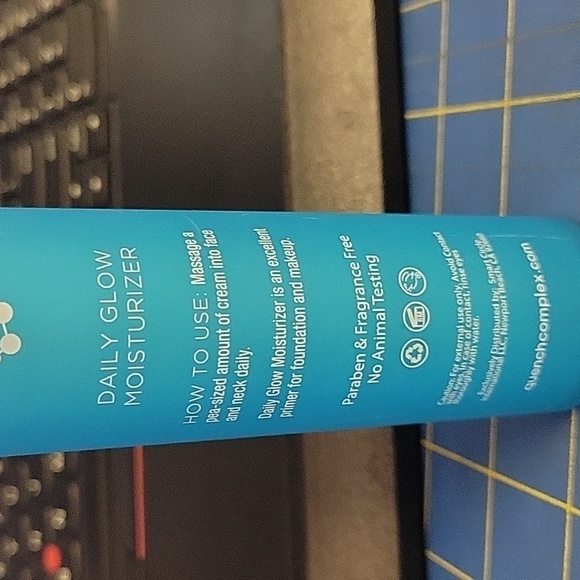 Quench Micro Water Complex Daily Glow Moisturizer 50ml Pump New - Picture 2 of 3
